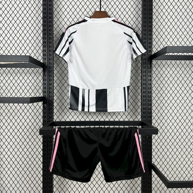 Kit Infantil Juventus 25/26 –  Branco/Preto