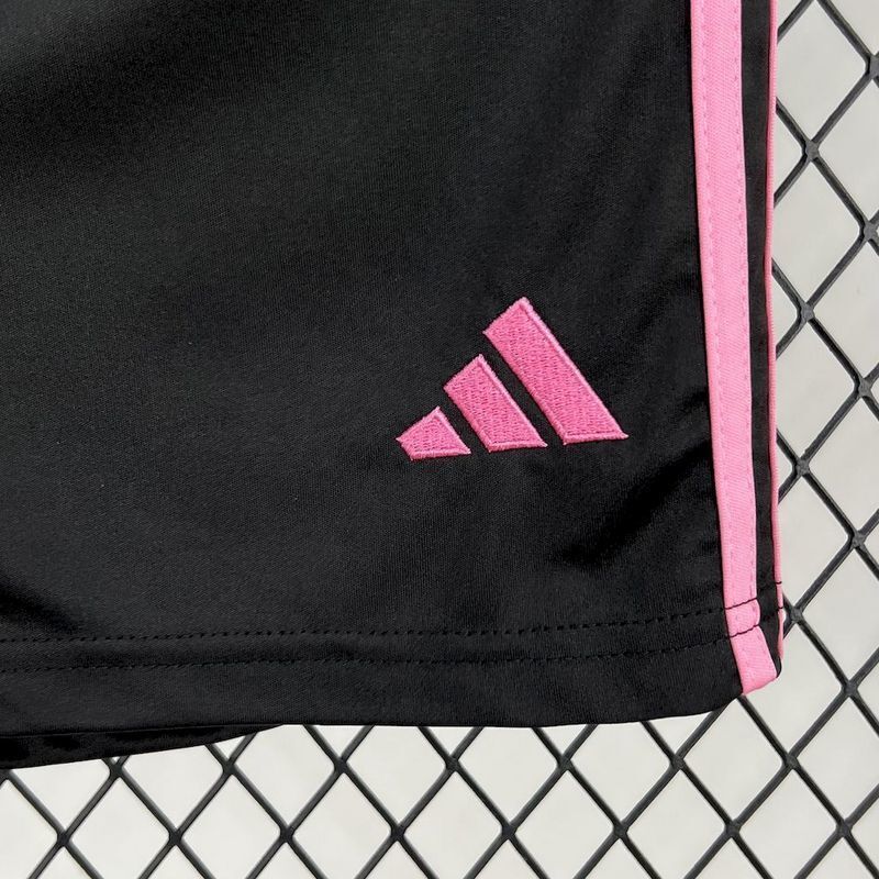 Kit Infantil Juventus 25/26 –  Branco/Preto